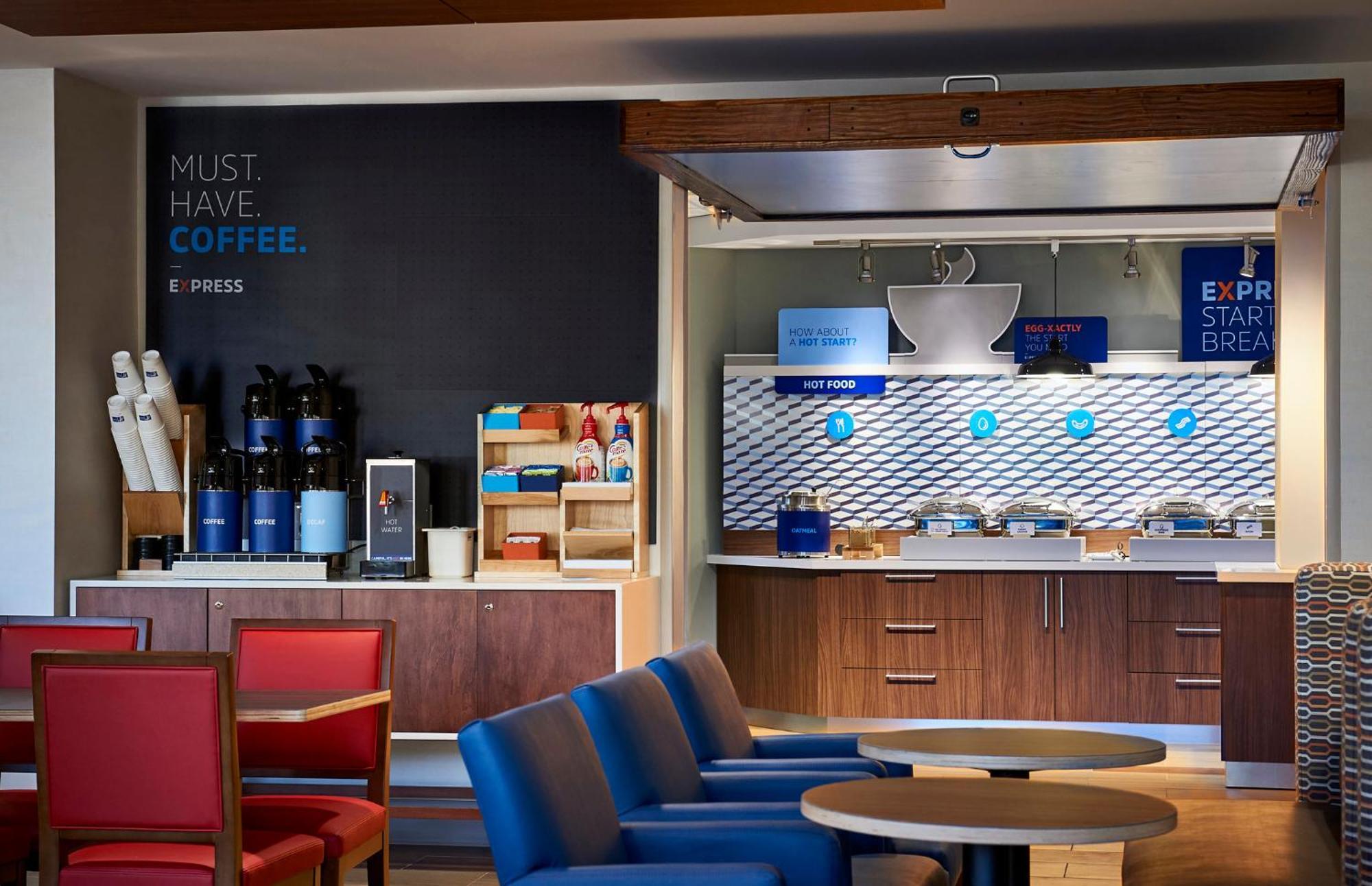 Holiday Inn Express Cleveland Airport - Brook Park By Ihg Exterior foto